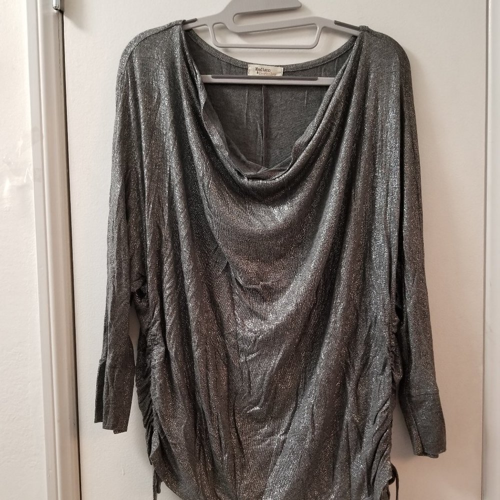 Drape neck 3/4 sleeve metallic side rushing top